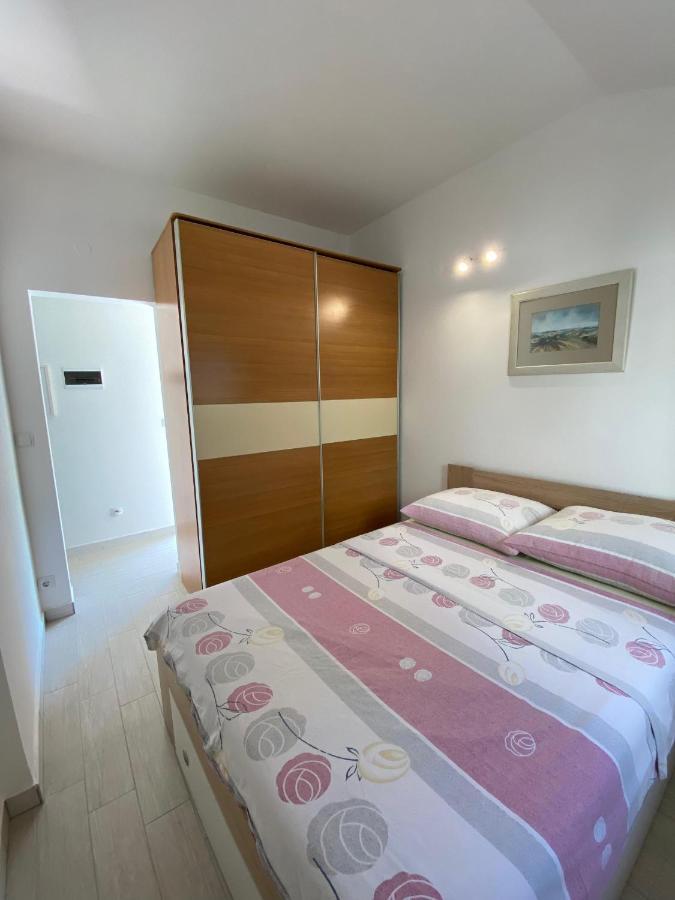 Appartement Apartman Cukar II Pula Extérieur photo